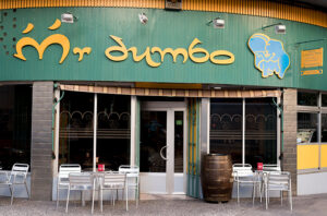 Exterior del Bar Mr Dumbo (Zaragoza)